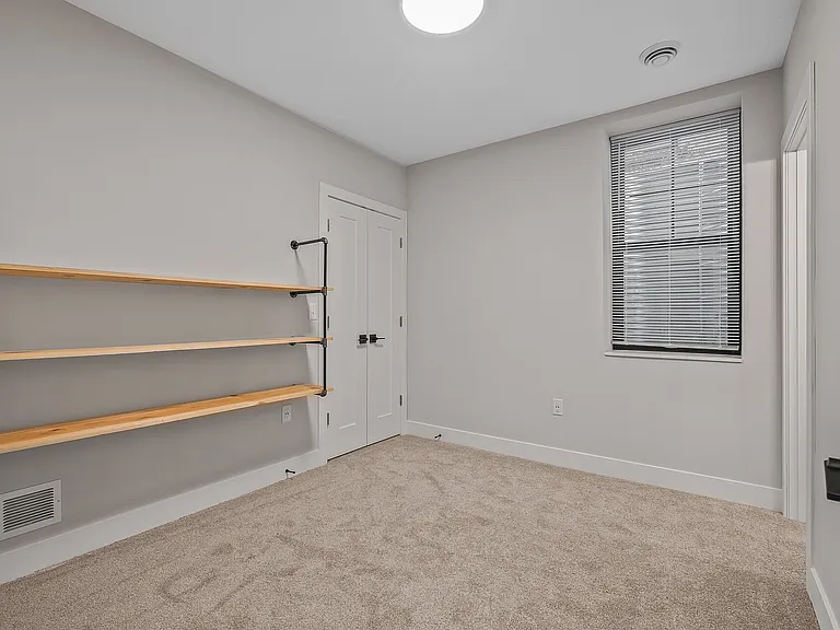 2413 1st Ave S #102 — Photo 22