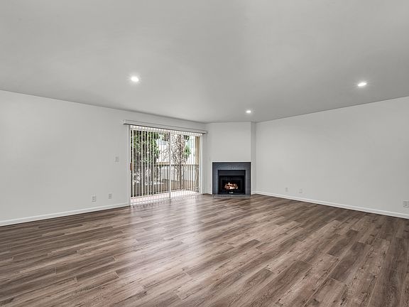 4th image of 1946 Selby Ave APT 105