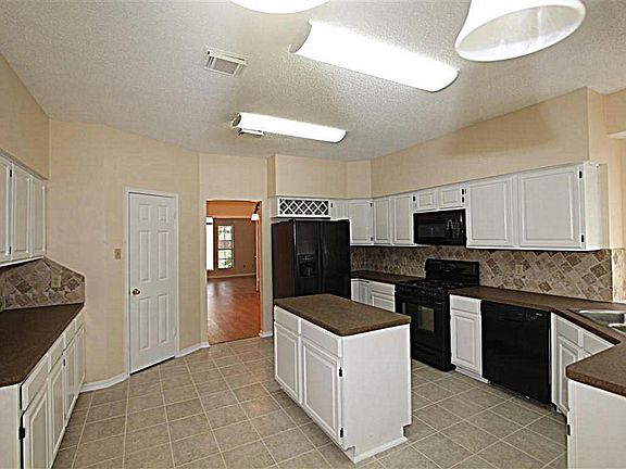 Large Island Kitchen