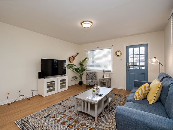 4th image of 880 Blythe St