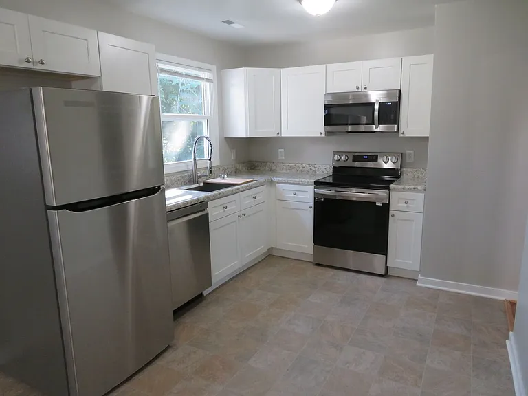 327 S 13th Ave — Photo 18