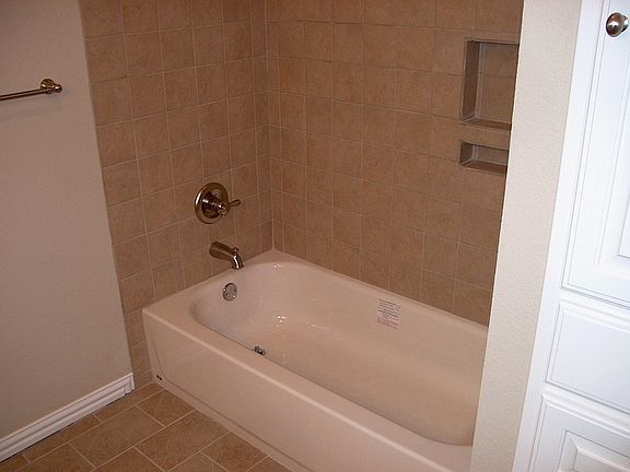 3rd image of 1901 Mary Dr