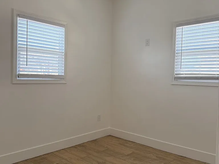 450 S Benton — Photo 6
