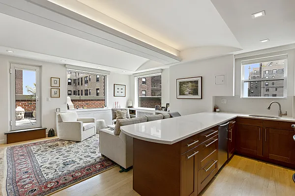 Sold by Compass | media 17