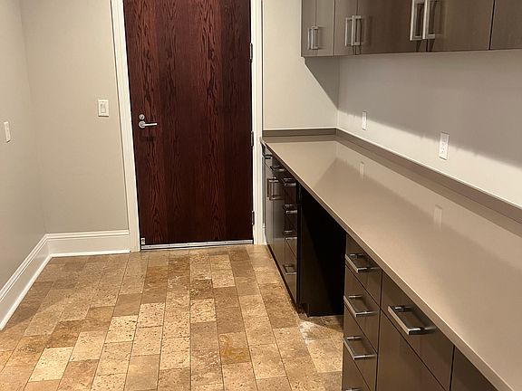 Butlers Pantry/Mud Room