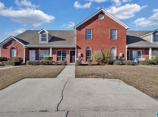 130 Waterford Lake Dr, Calera, AL 35040