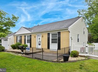 1060 Woodbourne Dr, Southampton, PA 18966