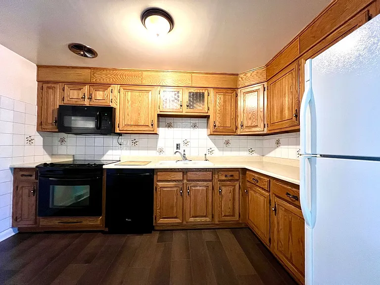 2449 Otis St — Photo 15
