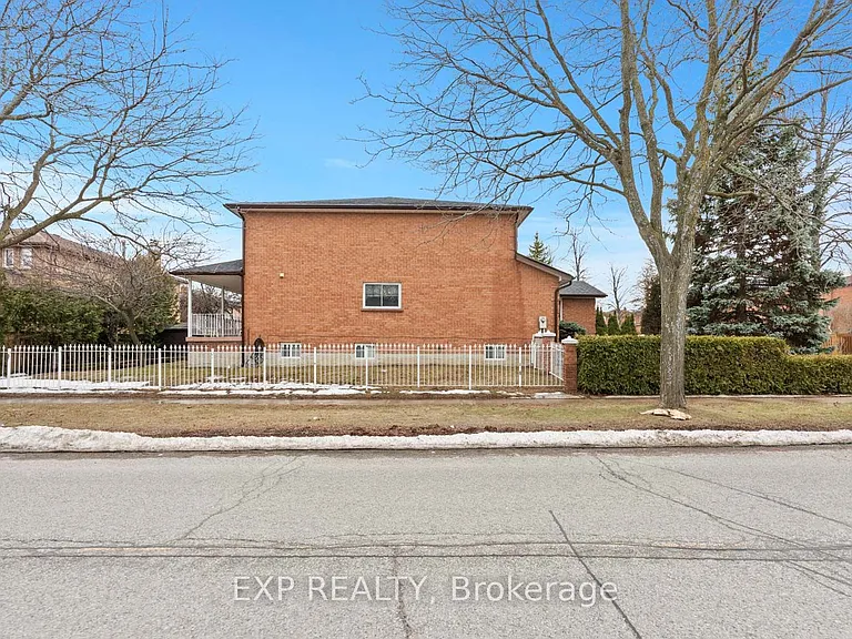 61 Dundee Cres #MAIN — Photo 43