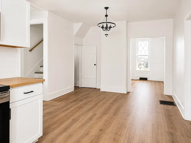 242 Laurel Oak St — Photo 8