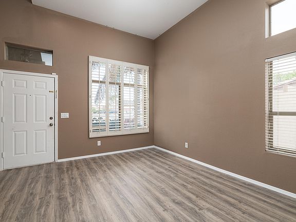 4th image of 1031 N 93rd Pl