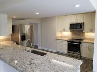 629 Kanaha St, Kailua, HI 96734