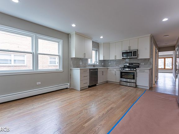 3rd image of 8531 W Berwyn Ave Unit 1