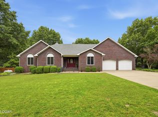 905 Macy Dr, Neosho, MO 64850