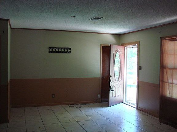 3rd image of 405 Van Frank Ave