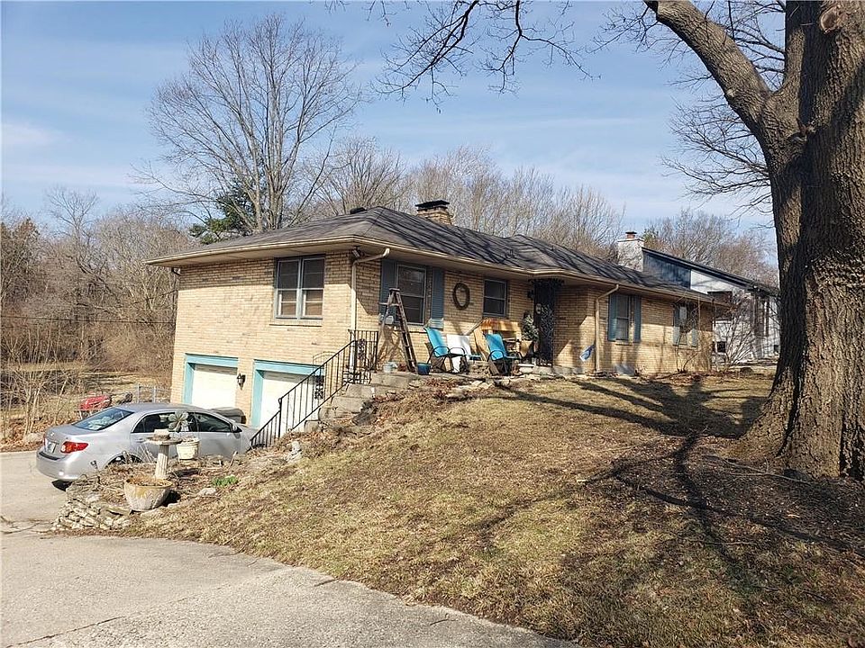 2nd image of 1207 Martin Dr