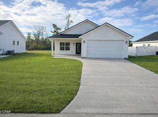 5320 Lake Dr, Panama City, FL 32404