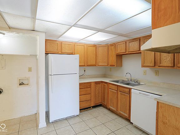 4th image of 6370 Commons Dr