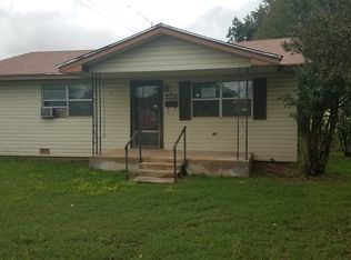 319 W Iowa St, Walters, OK 73572
