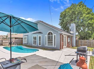 6022 Maple Leaf Dr, Arlington, TX 76017