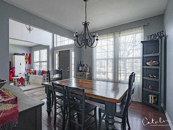 4th image of 2386 Sussex Ln