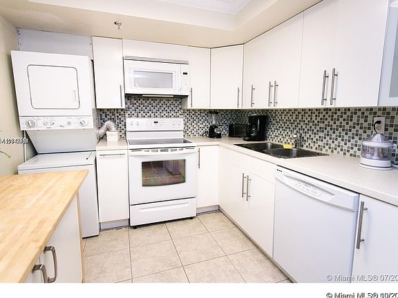 4th image of 290 174th St APT 1407