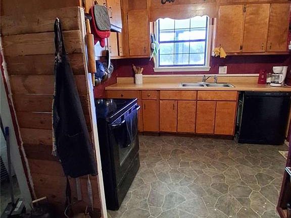 3rd image of 161 Meadowbrook Ln