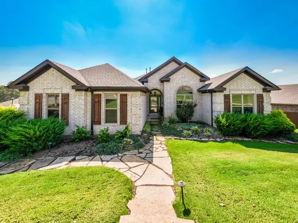 11 Majestic Ct, Maumelle, AR 72113