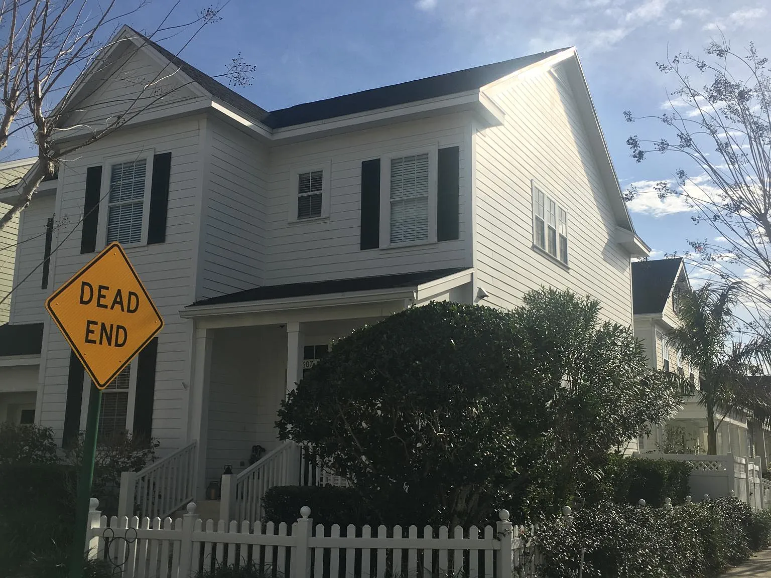 4 bed, 3.5 bath, 2767 sqft, $4,490 — Photo 2