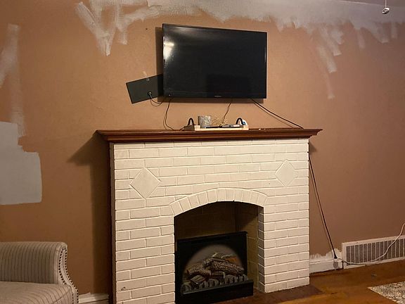 2nd image of 3964 Fillmore St #2A