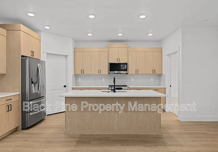 4642 N Maple Grove Rd — Photo 11