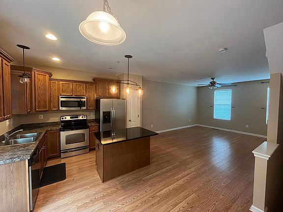 4th image of 7720 Timbercross Ln