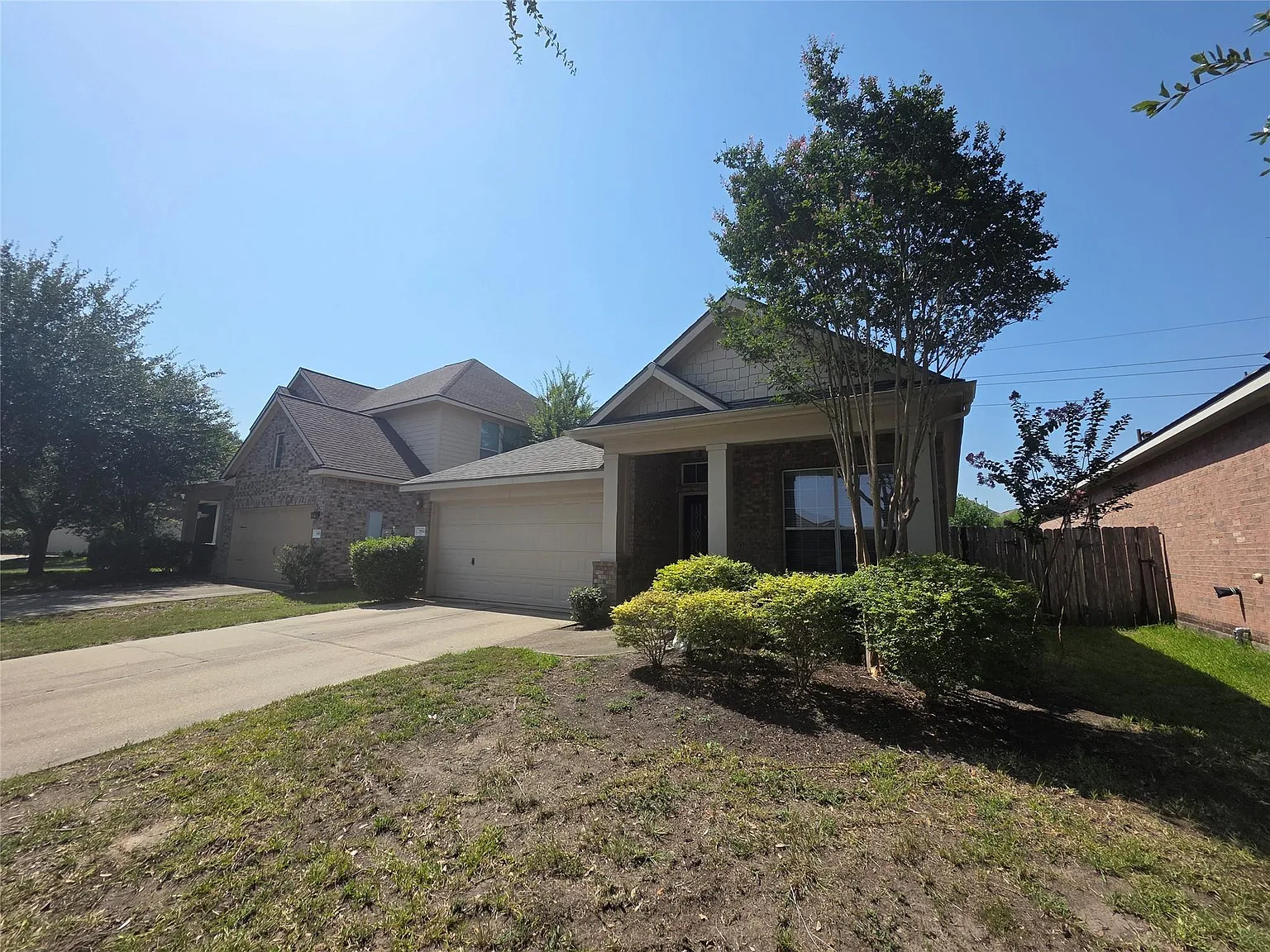 3 bed, 2.0 bath, 1764 sqft, $2,100 — Photo 2