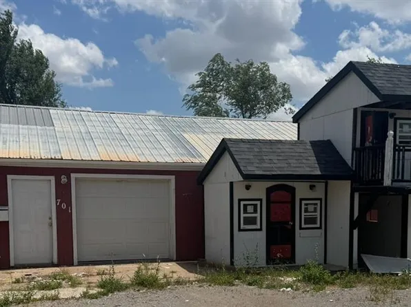 701 N 6th St, Clinton, OK 73601