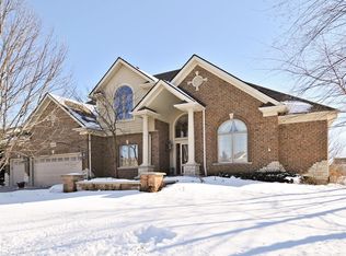 26113 W Oak Crest Ln, Plainfield, IL 60585