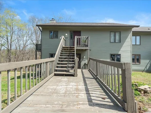 9393 S Pointe Retreat Dr, Bloomington, IN 47401