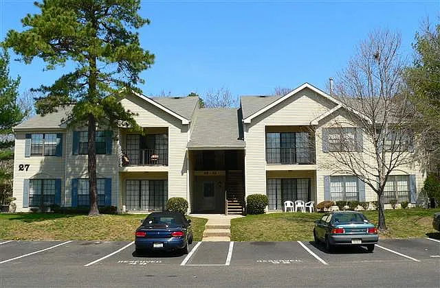 2 bed, 1055 sqft, $2,000 — Photo 1