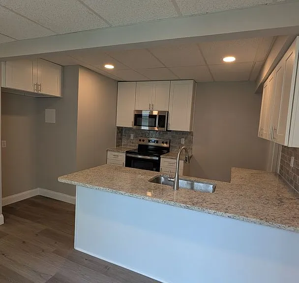 441 Linden St — Photo 5