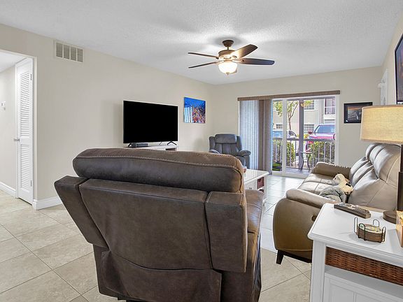 5th image of 6411 BAY CLUB Drive #2