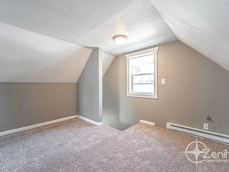 1818 W 22nd St — Photo 17