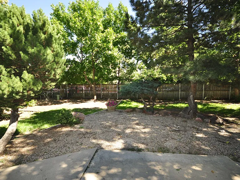 920 Ponderosa Dr — Photo 12