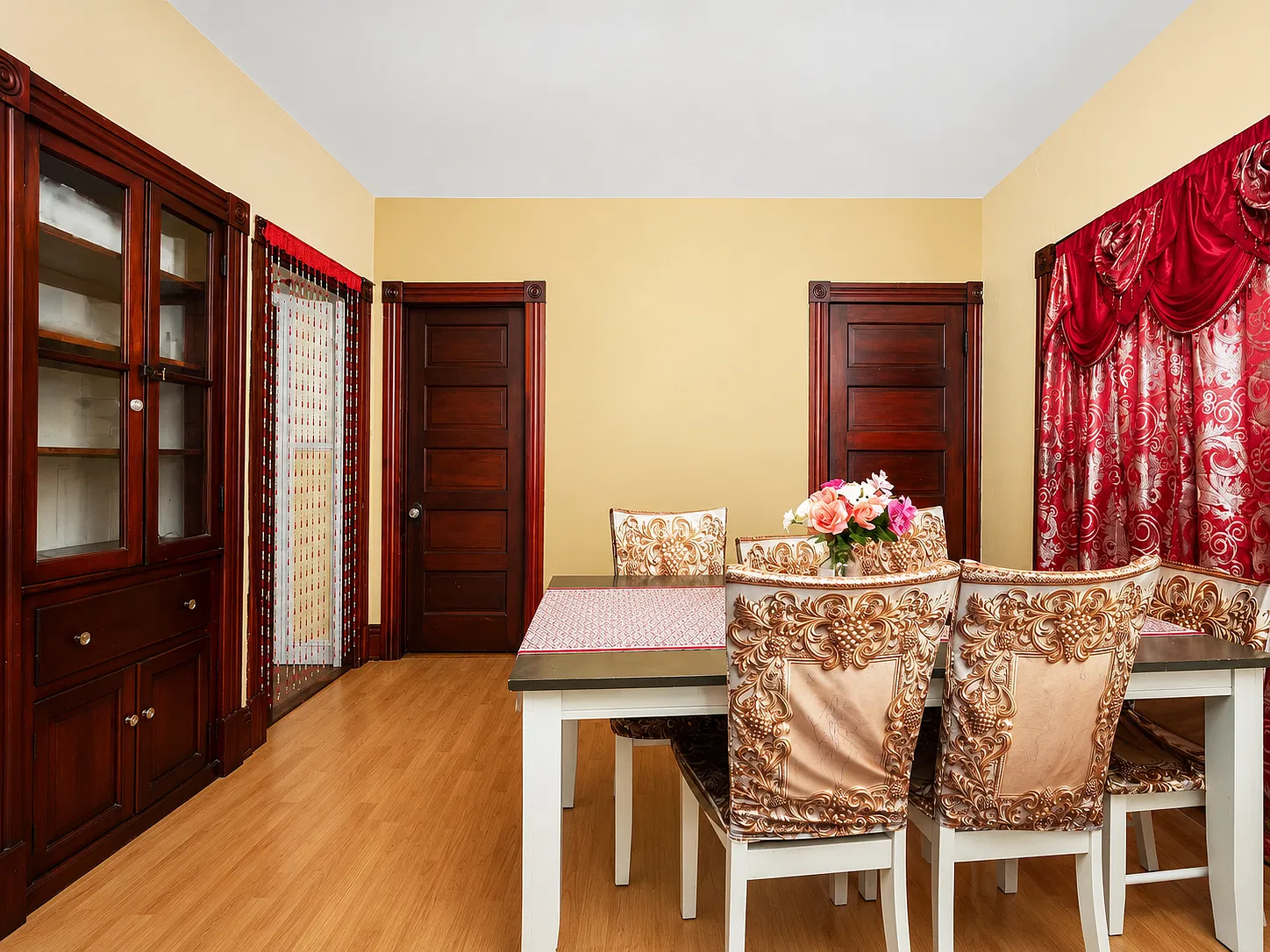 3 bed, 1347 sqft, $1,900 — Photo 4
