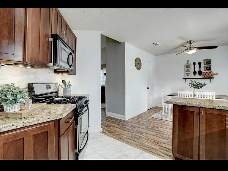4508 Stonebridge Dr — Photo 7