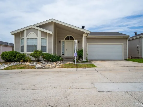 20056 Shadow Island Dr, Santa Clarita, CA 91351