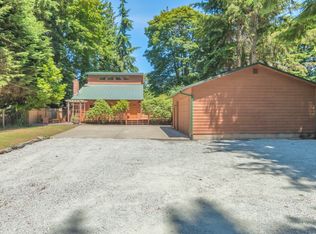 1445 Ridge Dr, Camano Island, WA 98282
