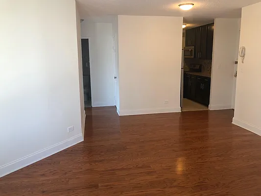 Rented by Metropolis Real Estate of Manhattan | media 12