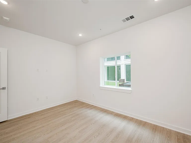 4802 S Congress Ave #121 — Photo 21