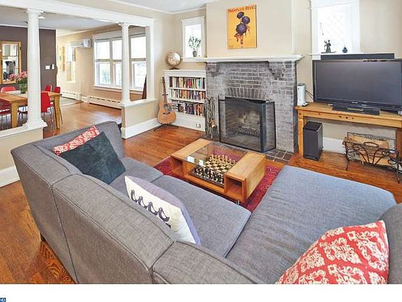 4th image of 318 W 14th St