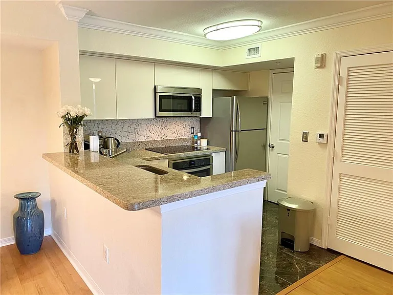 15035 Michelangelo Blvd #306 — Photo 9