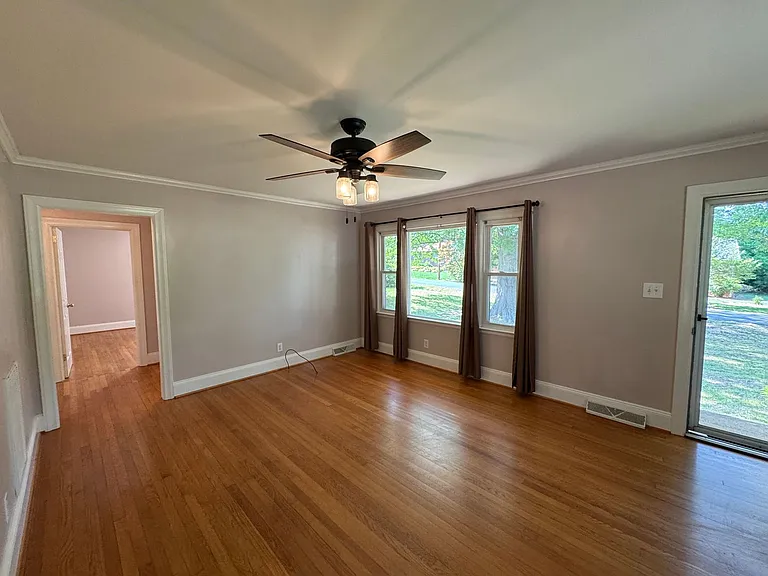 108 Morris Ave — Photo 3